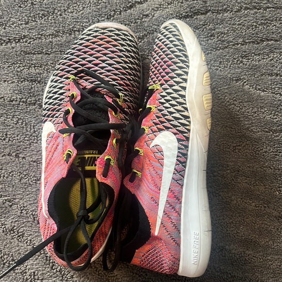 Nike training shoes - Picture 2 of 4